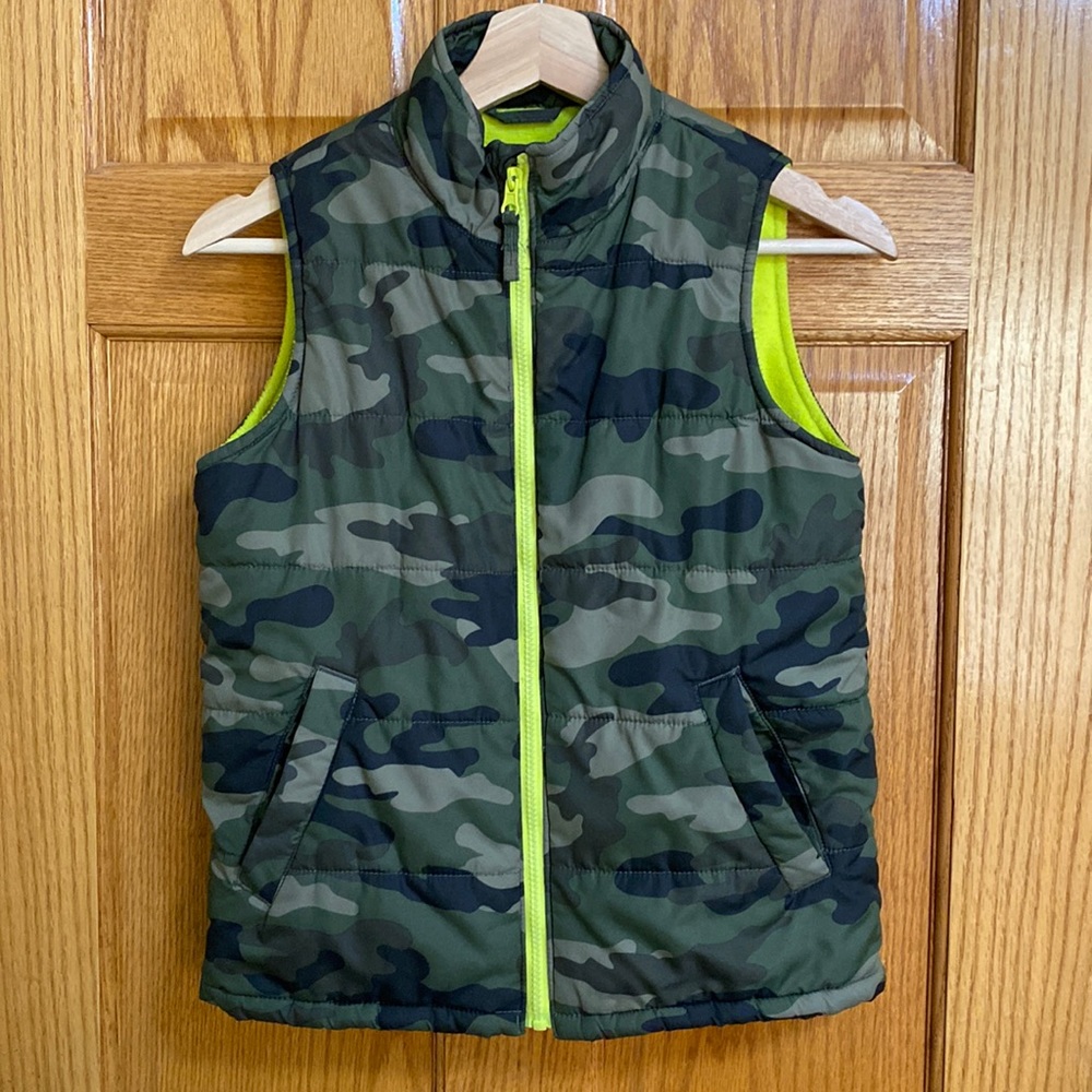 Camouflage vest, Great Condition, Size M 7-8